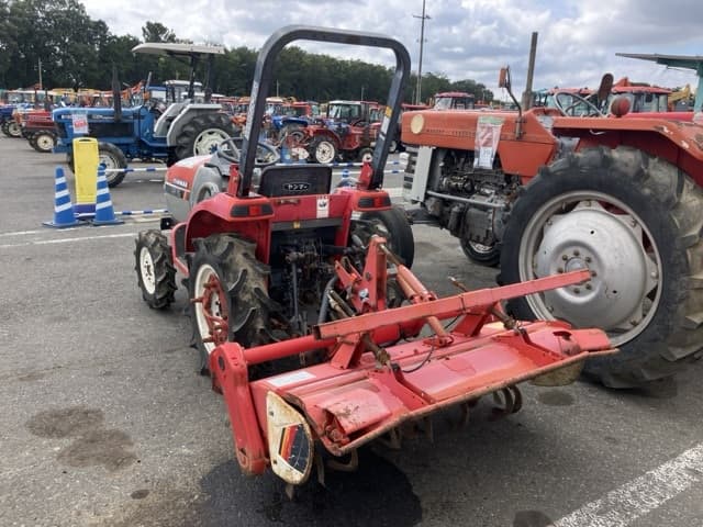 Tractor — Auction (lot 8461-2151)