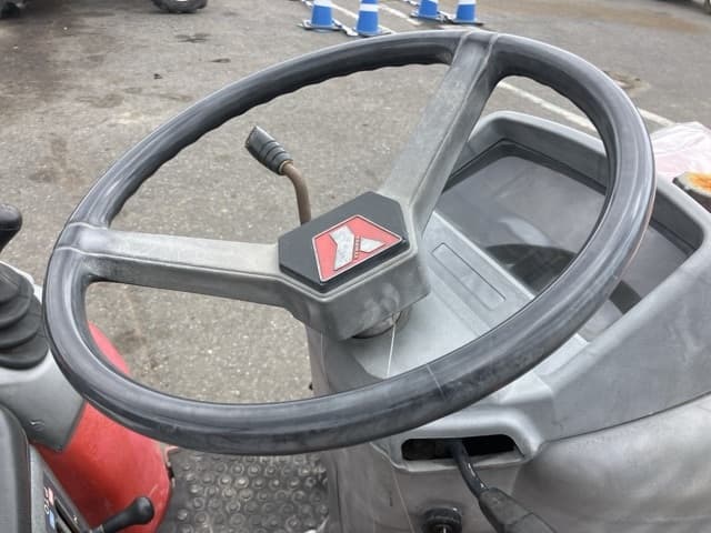 Tractor — Auction (lot 8461-2151)