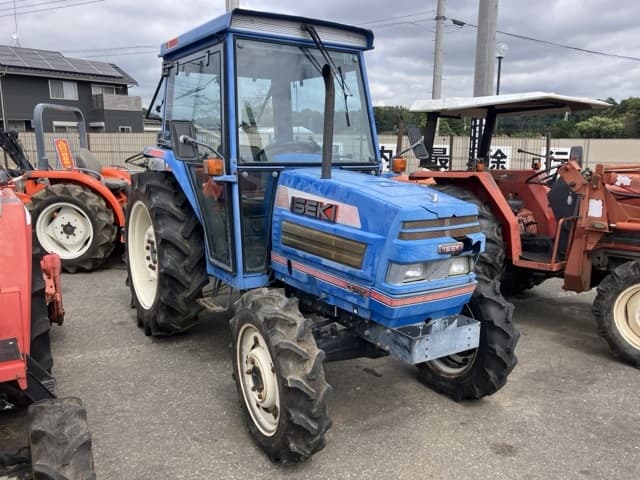 Tractor — Auction (lot 8461-2153)