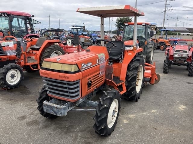 Tractor — Auction (lot 8461-2163)