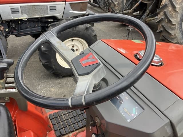 Tractor — Auction (lot 8461-2167)