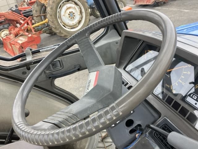 Tractor — Auction (lot 8461-2171)