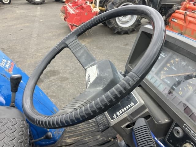 Tractor — Auction (lot 8461-2172)