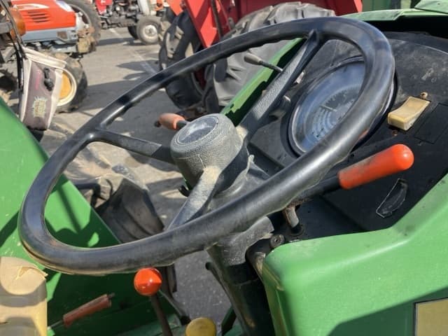 Tractor — Auction (lot 8461-2175)