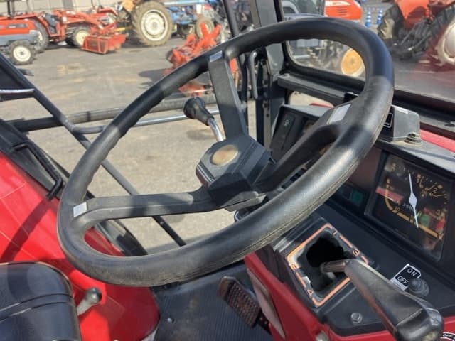 Tractor — Auction (lot 8461-2177)