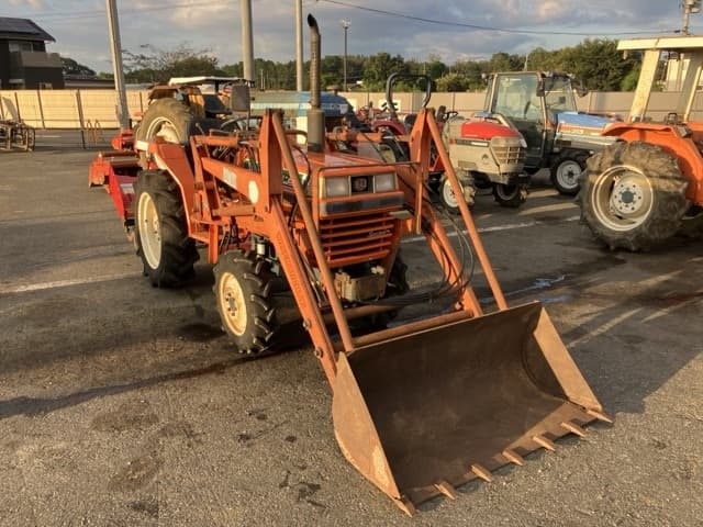 Tractor — Auction (lot 8461-2191)