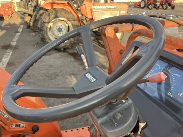 Tractor — Auction (lot 8461-2191)