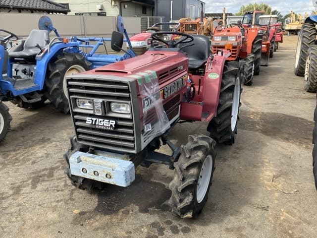 Tractor — Auction (lot 8461-2197)
