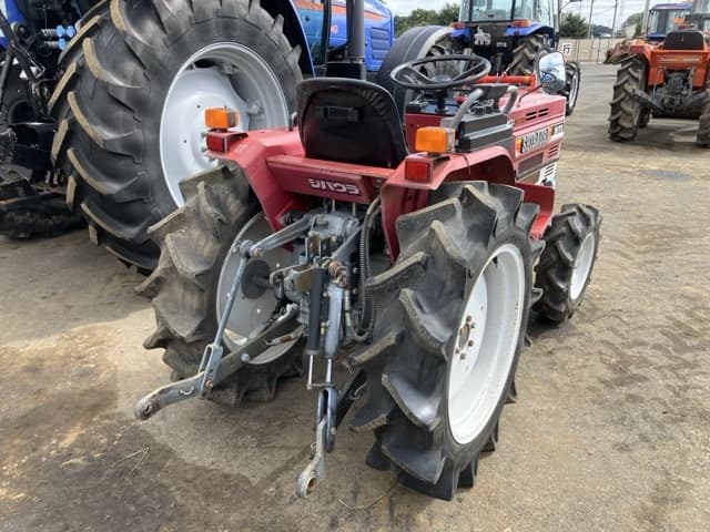 Tractor — Auction (lot 8461-2197)
