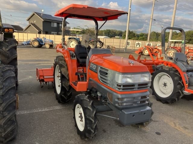 Tractor — Auction (lot 8461-2199)
