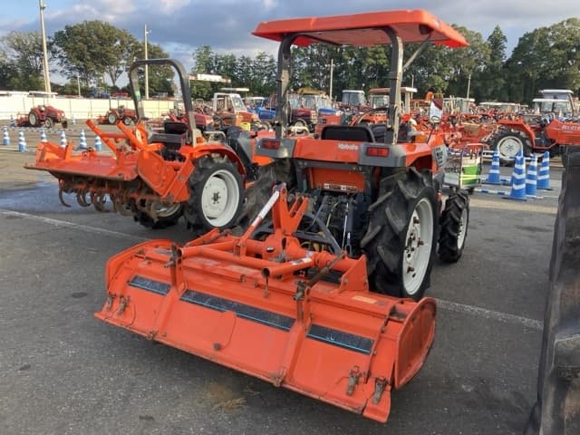 Tractor — Auction (lot 8461-2199)