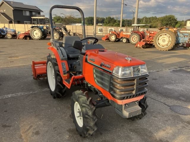 Tractor — Auction (lot 8461-2200)