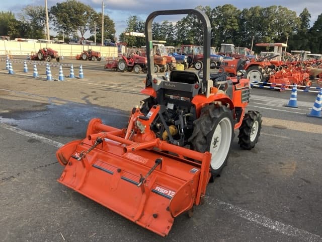 Tractor — Auction (lot 8461-2200)