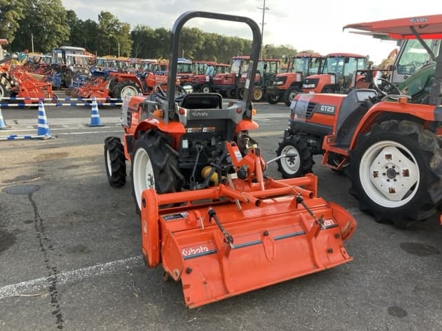 Tractor — Auction (lot 8461-2200)