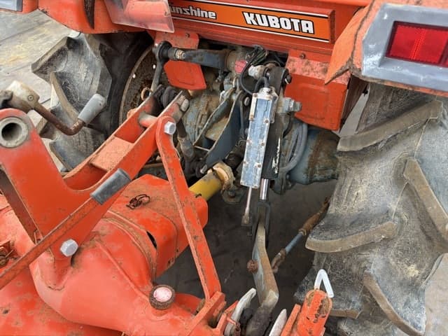 Tractor — Auction (lot 8461-22001)
