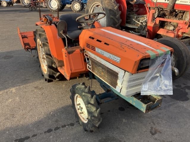 Tractor — Auction (lot 8461-2201)