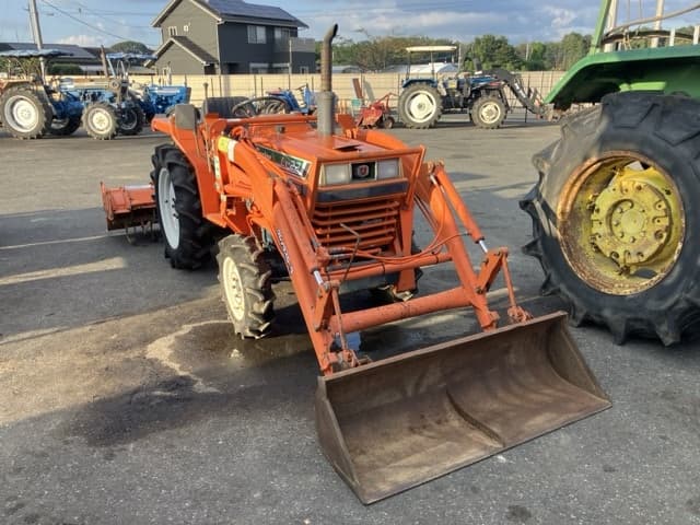 Tractor — Auction (lot 8461-2202)