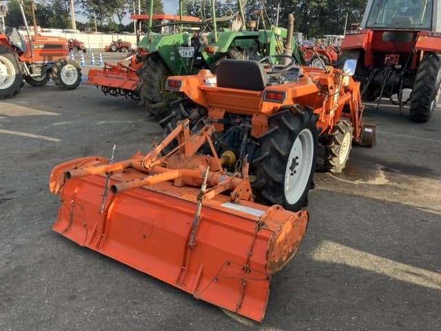 Tractor — Auction (lot 8461-2202)