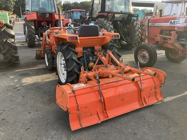 Tractor — Auction (lot 8461-2202)