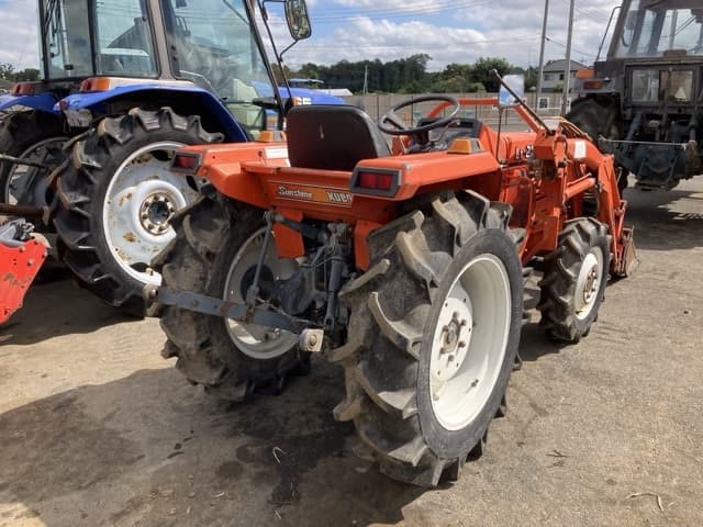 Tractor — Auction (lot 8461-2203)
