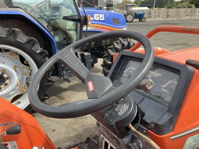 Tractor — Auction (lot 8461-2203)