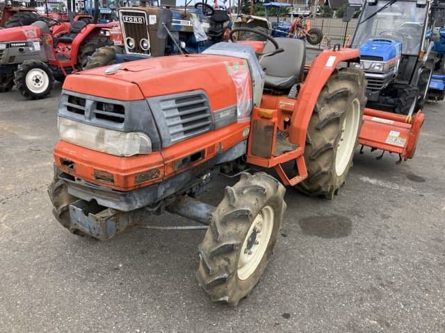 Tractor — Auction (lot 8461-2210)