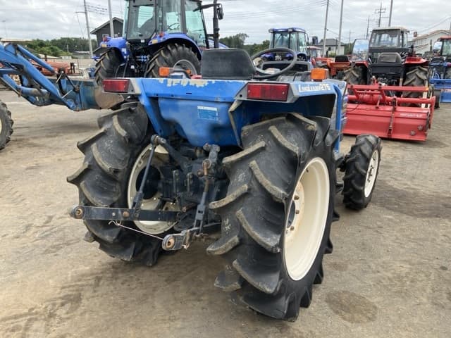 Tractor — Auction (lot 8461-2211)