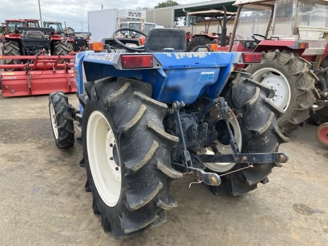 Tractor — Auction (lot 8461-2211)