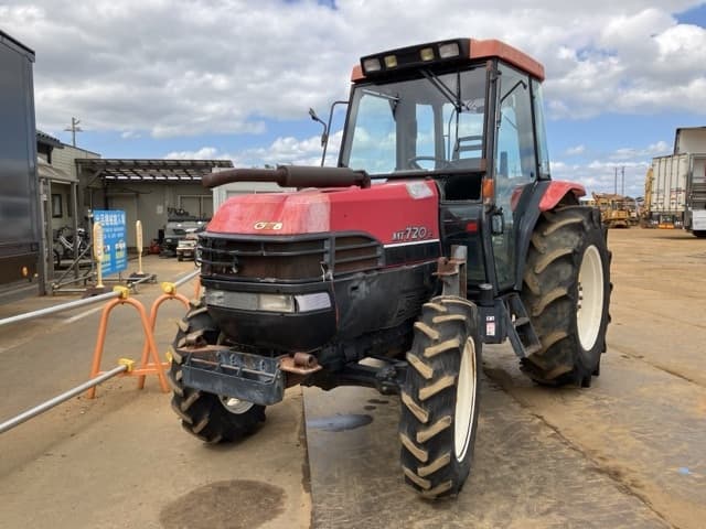 Tractor — Auction (lot 8461-2212)