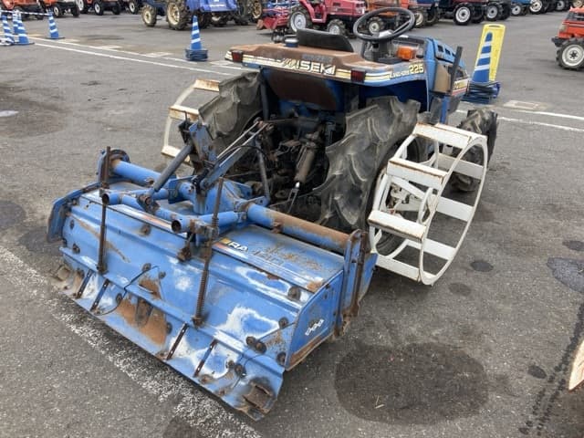 Tractor — Auction (lot 8461-2213)