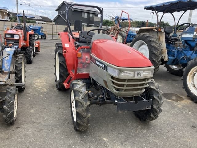 Tractor — Auction (lot 8461-2215)