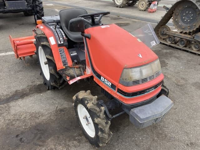 Tractor — Auction (lot 8461-2216)