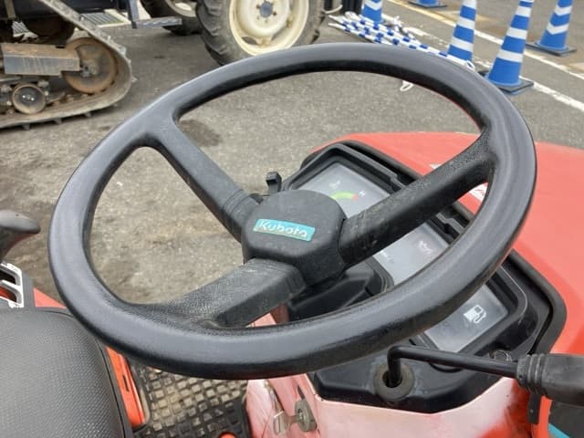 Tractor — Auction (lot 8461-2216)