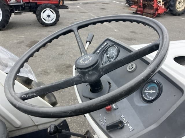 Tractor — Auction (lot 8461-2231)