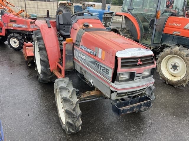 Tractor — Auction (lot 8461-2237)