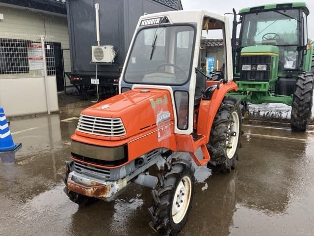 Tractor — Auction (lot 8461-2240)