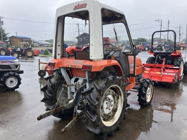 Tractor — Auction (lot 8461-2240)