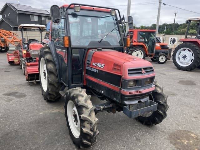 Tractor — Auction (lot 8461-2242)