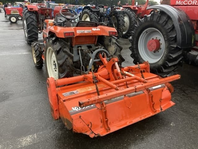 Tractor — Auction (lot 8461-2247)