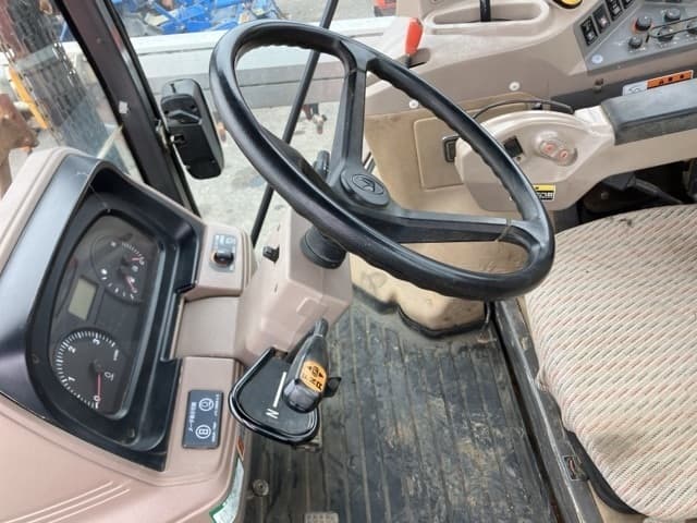 Tractor — Auction (lot 8461-2252)