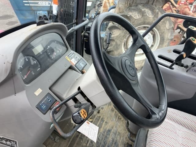 Tractor — Auction (lot 8461-2256)