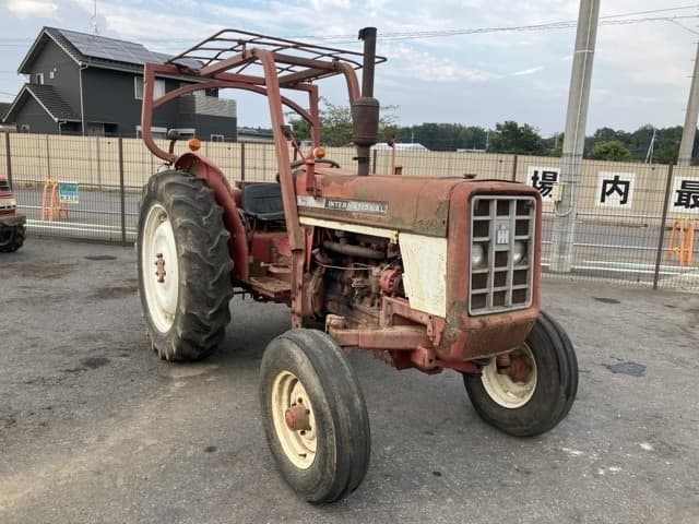 Tractor — Auction (lot 8461-2257)