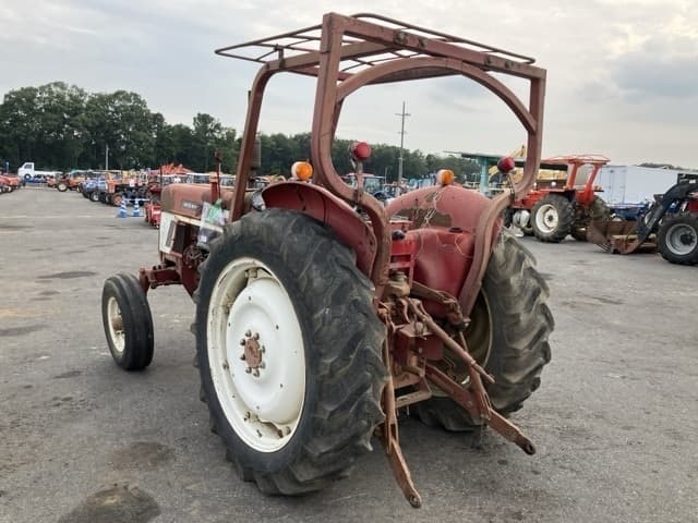 Tractor — Auction (lot 8461-2257)