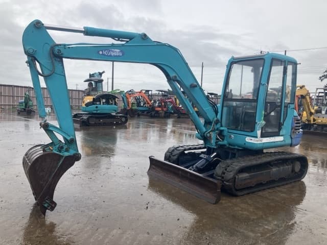MINI EXCAVATOR — Auction (lot 8461-227)