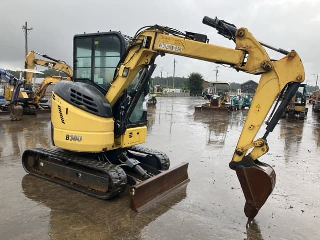 MINI EXCAVATOR — Auction (lot 8461-234)
