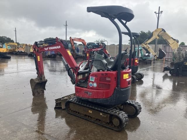 MINI EXCAVATOR — Auction (lot 8461-237)
