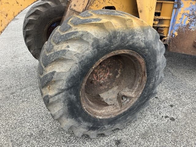 MINI WHEEL LOADER — Auction (lot 8461-240)