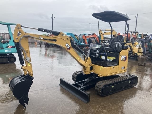 MINI EXCAVATOR — Auction (lot 8461-242)