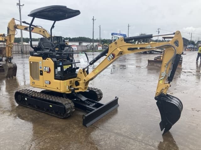 MINI EXCAVATOR — Auction (lot 8461-242)
