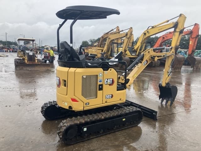 MINI EXCAVATOR — Auction (lot 8461-242)
